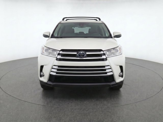 Certified 2017 Toyota Highlander XLE AWD/4WD image 2