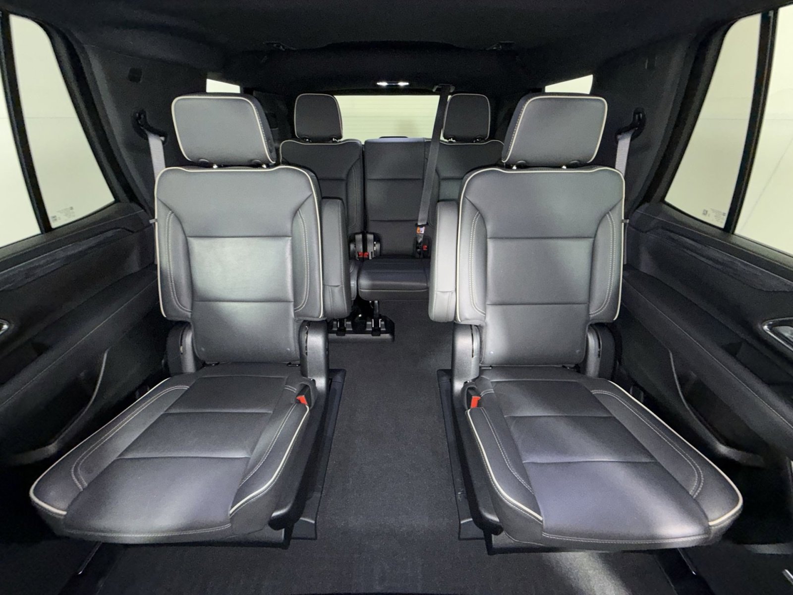 Used 2022 GMC Yukon SLT w/ SLT Luxury Package AWD/4WD image 25