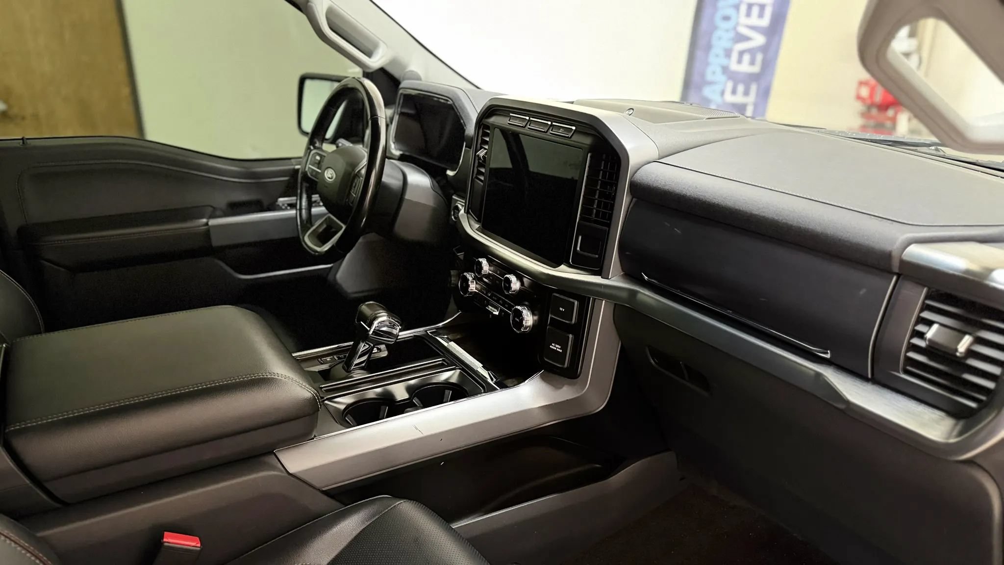 Used 2023 Ford F150 Lariat AWD/4WD image 24