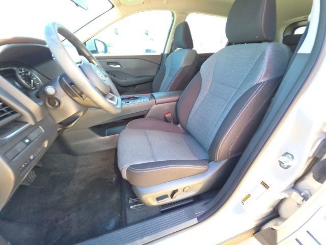 Used 2023 Nissan Rogue SV image 13