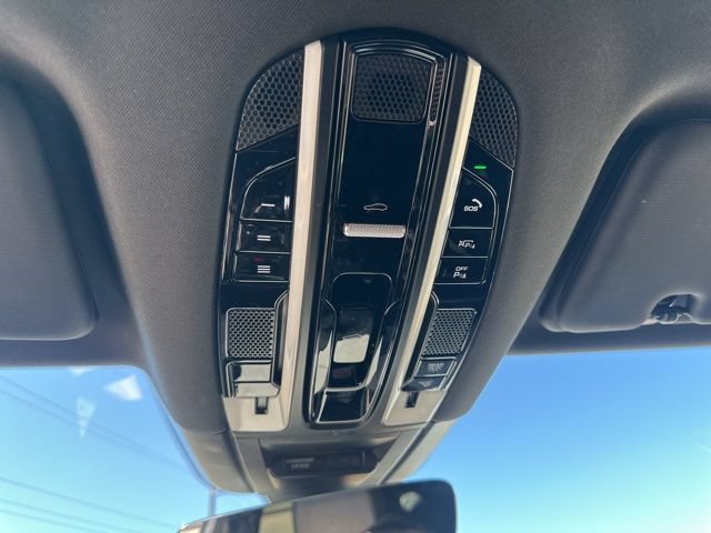 Used 2020 Porsche Cayenne AWD/4WD image 21