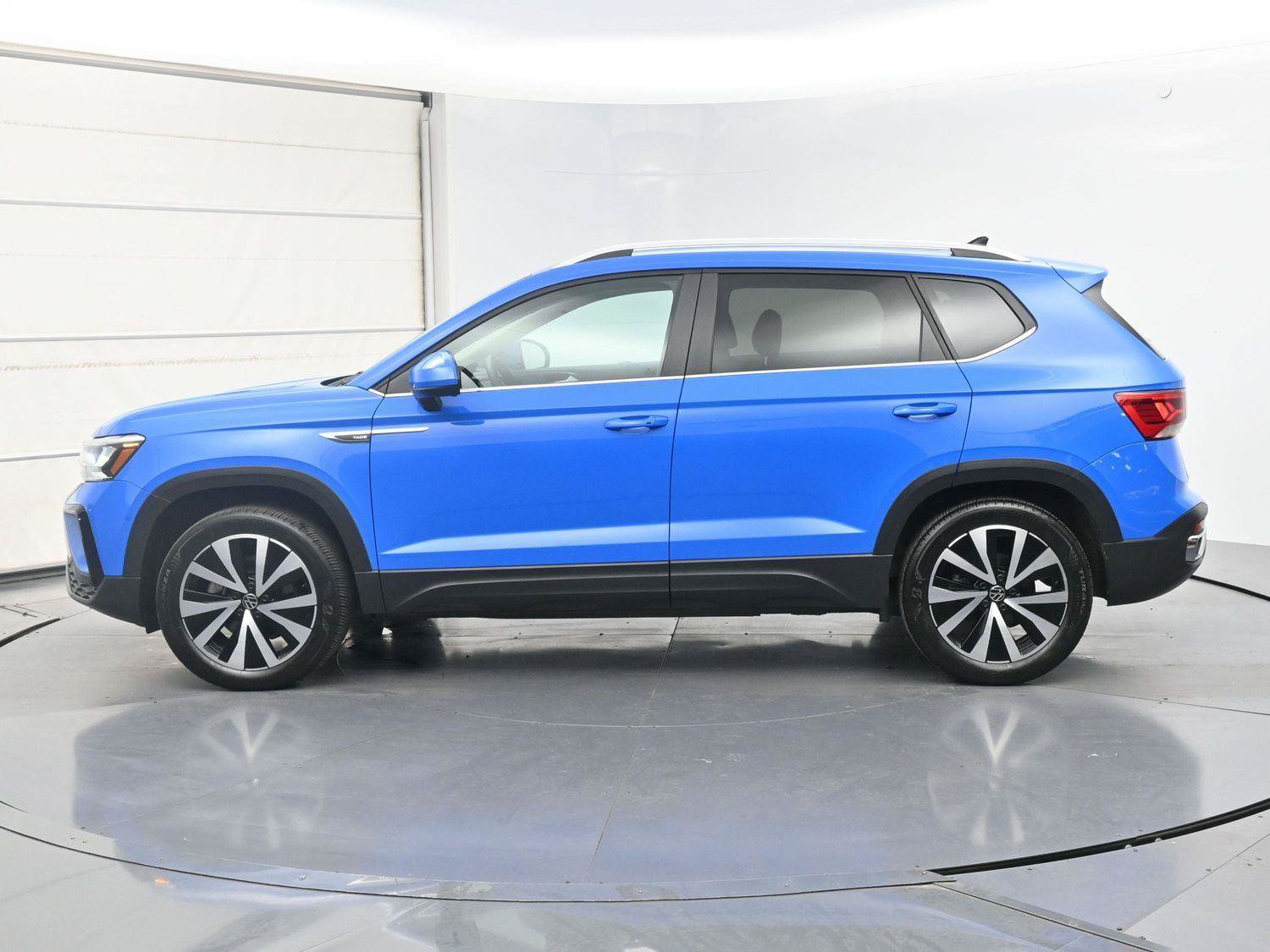Used 2023 Volkswagen Taos SE w/ Panoramic Sunroof Package AWD/4WD image 22