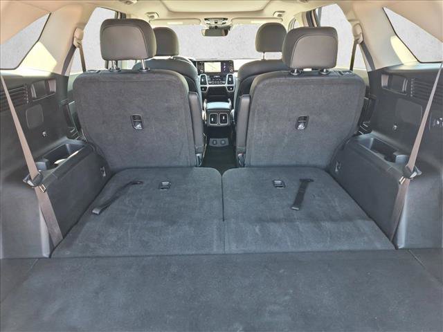 Used 2023 Kia Sorento EX w/ Panoramic Sunroof Package AWD/4WD image 6