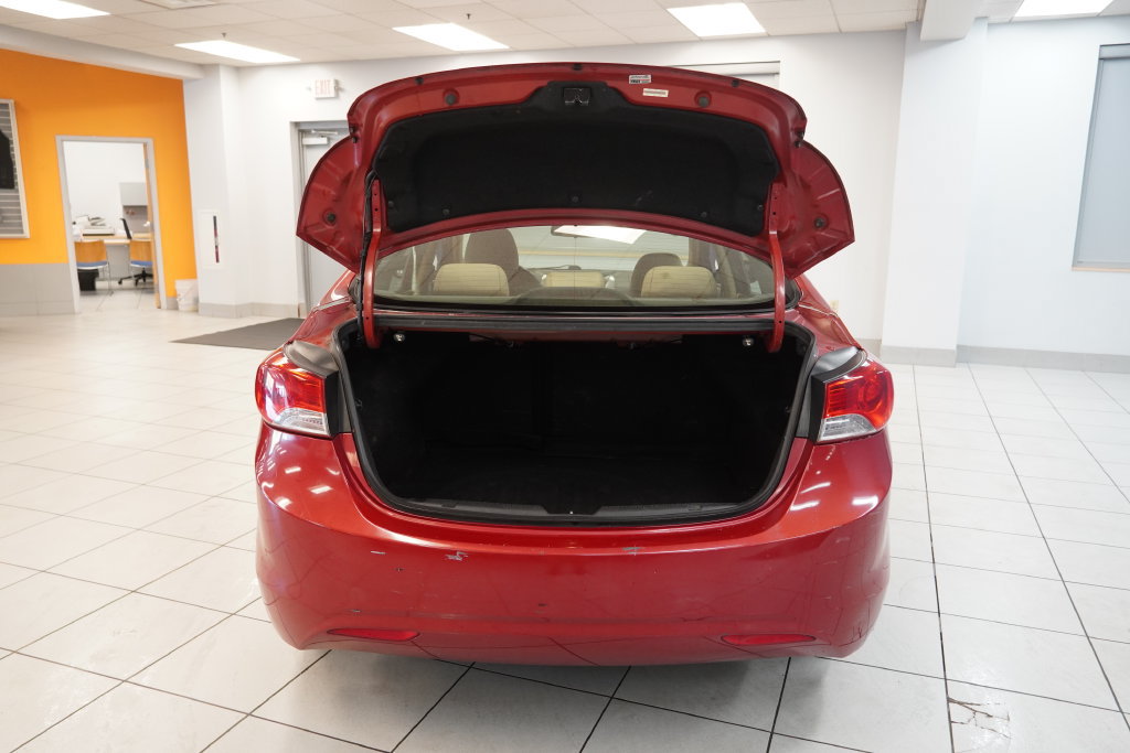 Used 2013 Hyundai Elantra GLS FWD image 9