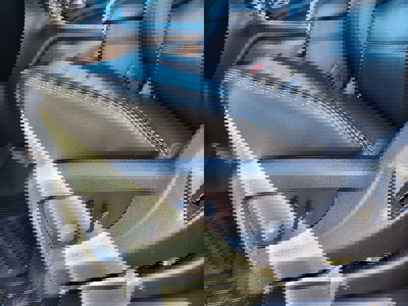 Used 2019 GMC Yukon XL Denali image 9