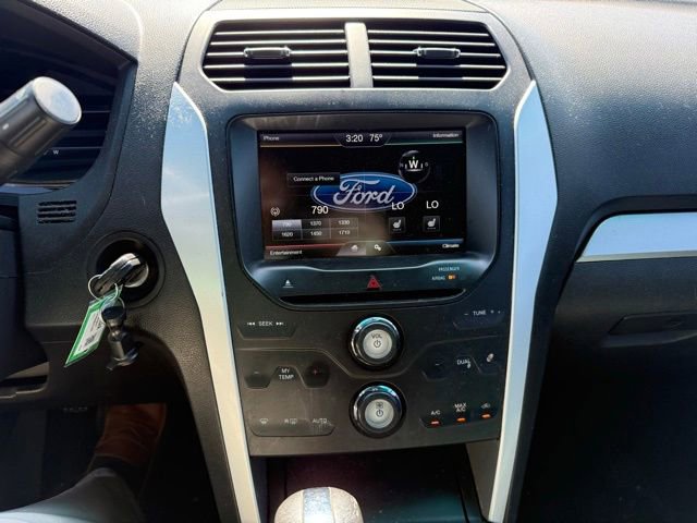 Used 2015 Ford Explorer XLT w/ Equipment Group 202B image 33