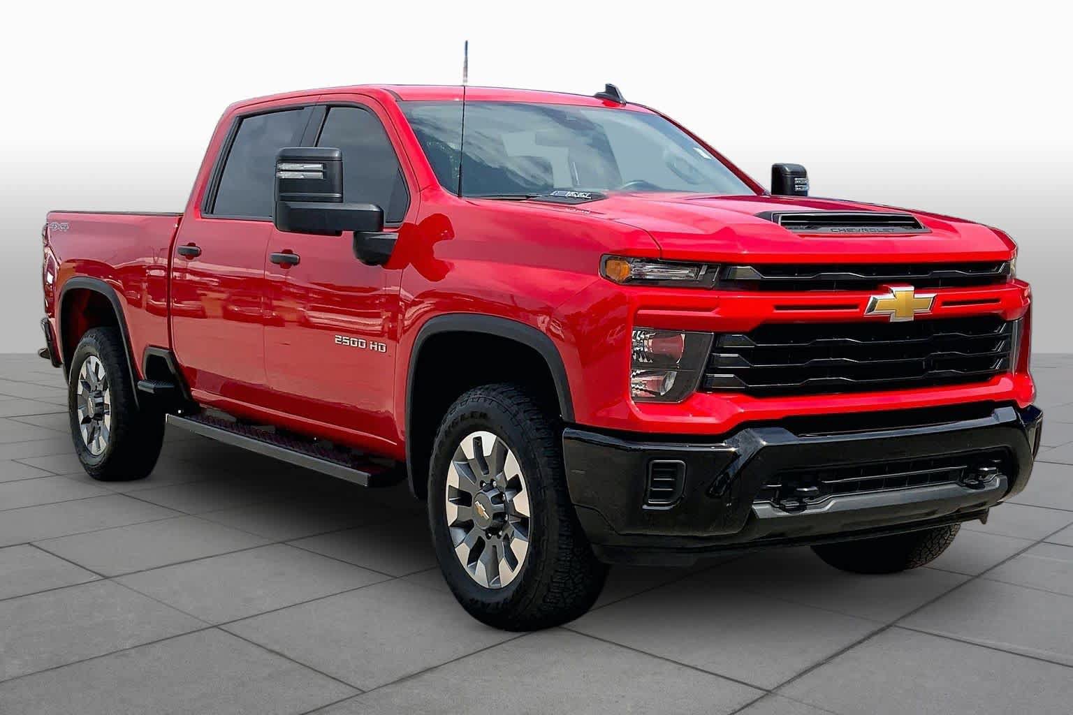 Used 2025 Chevrolet Silverado 2500 Custom w/ Custom Convenience Package AWD/4WD image 3