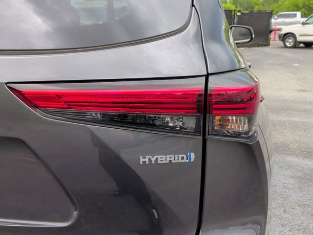 Used 2022 Toyota Highlander LE AWD/4WD image 11