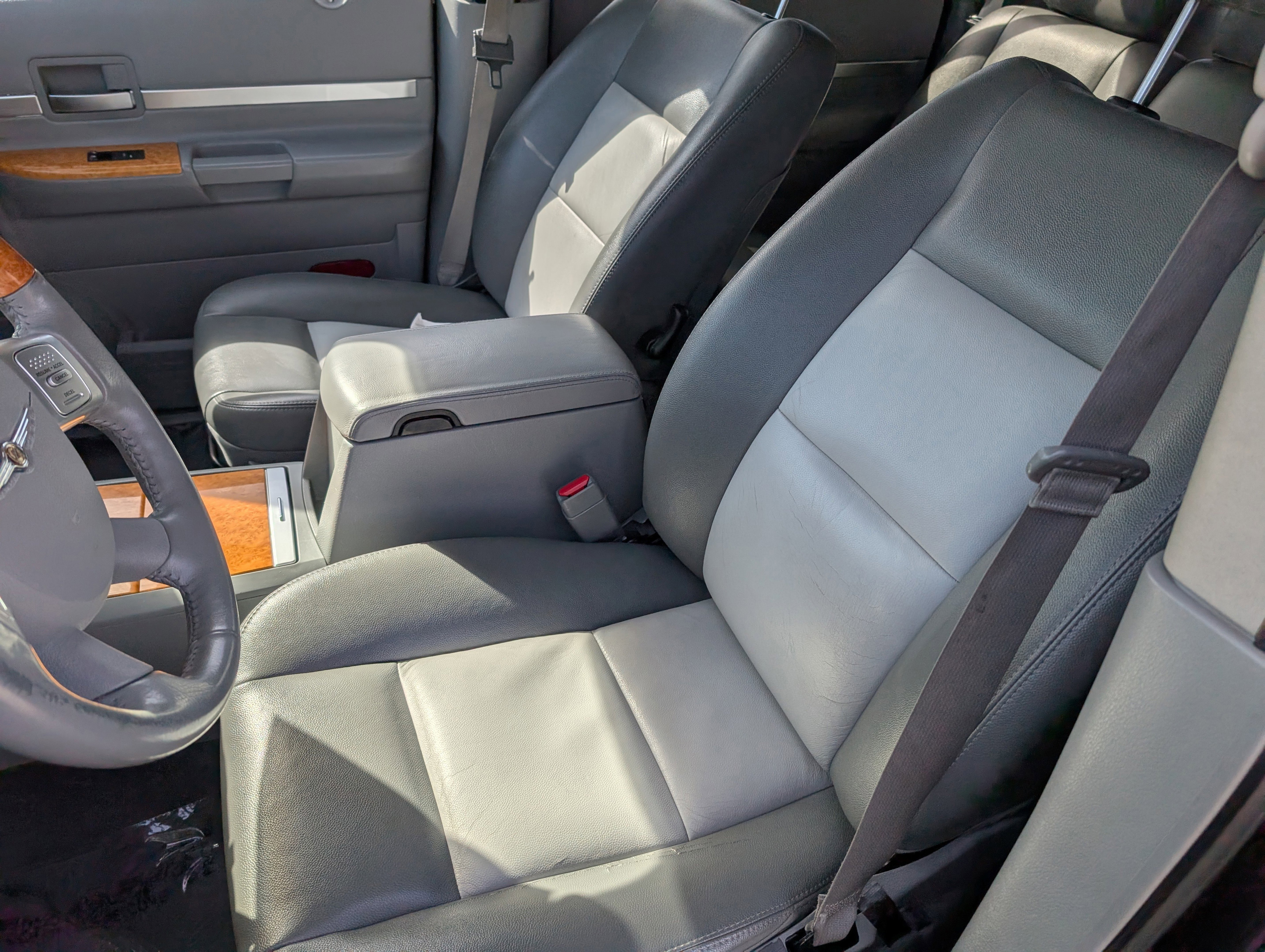 Used 2007 Chrysler Aspen Limited w/ Trailer Tow Group image 10