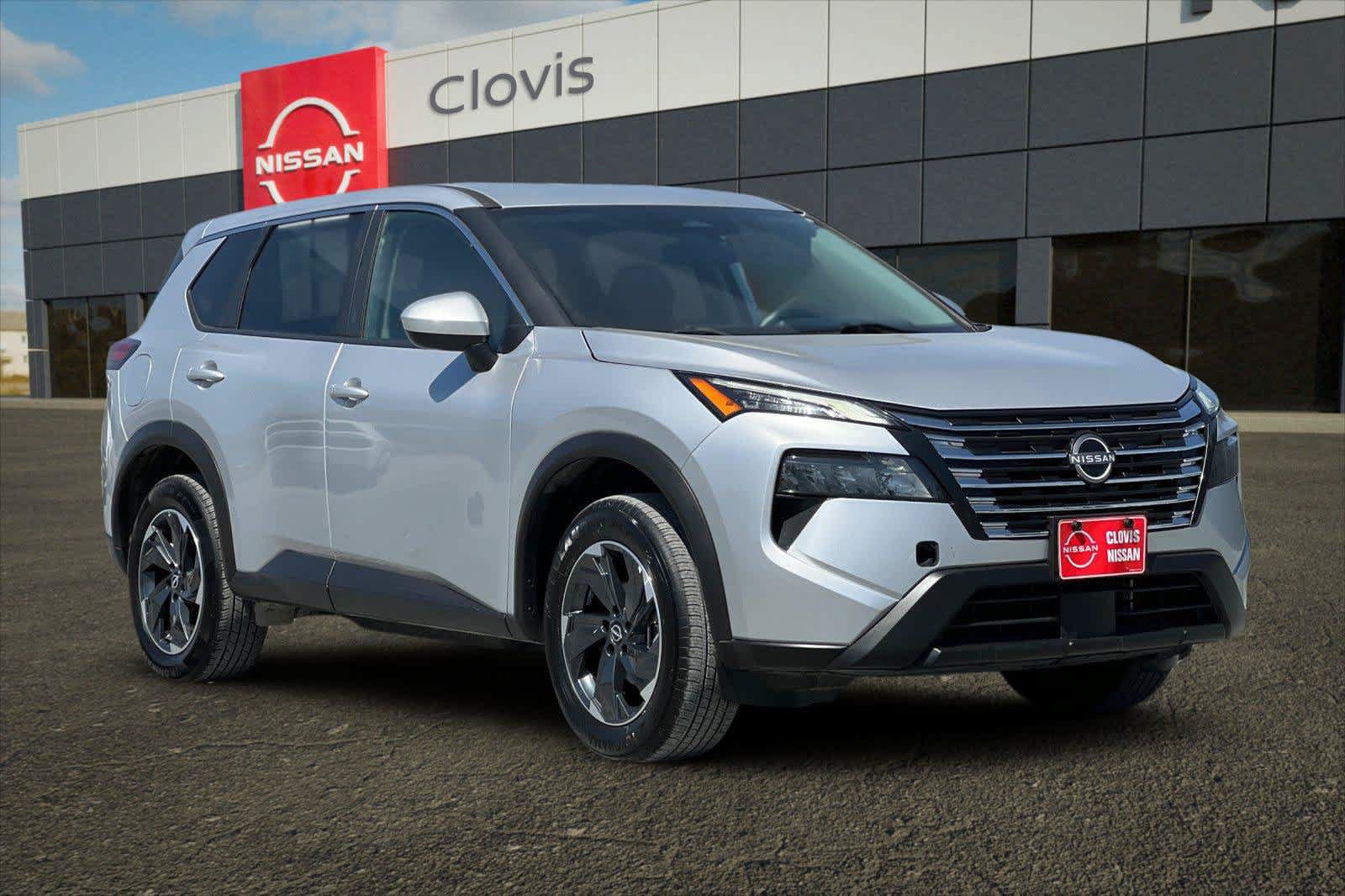 Used 2024 Nissan Rogue SV AWD/4WD image 2