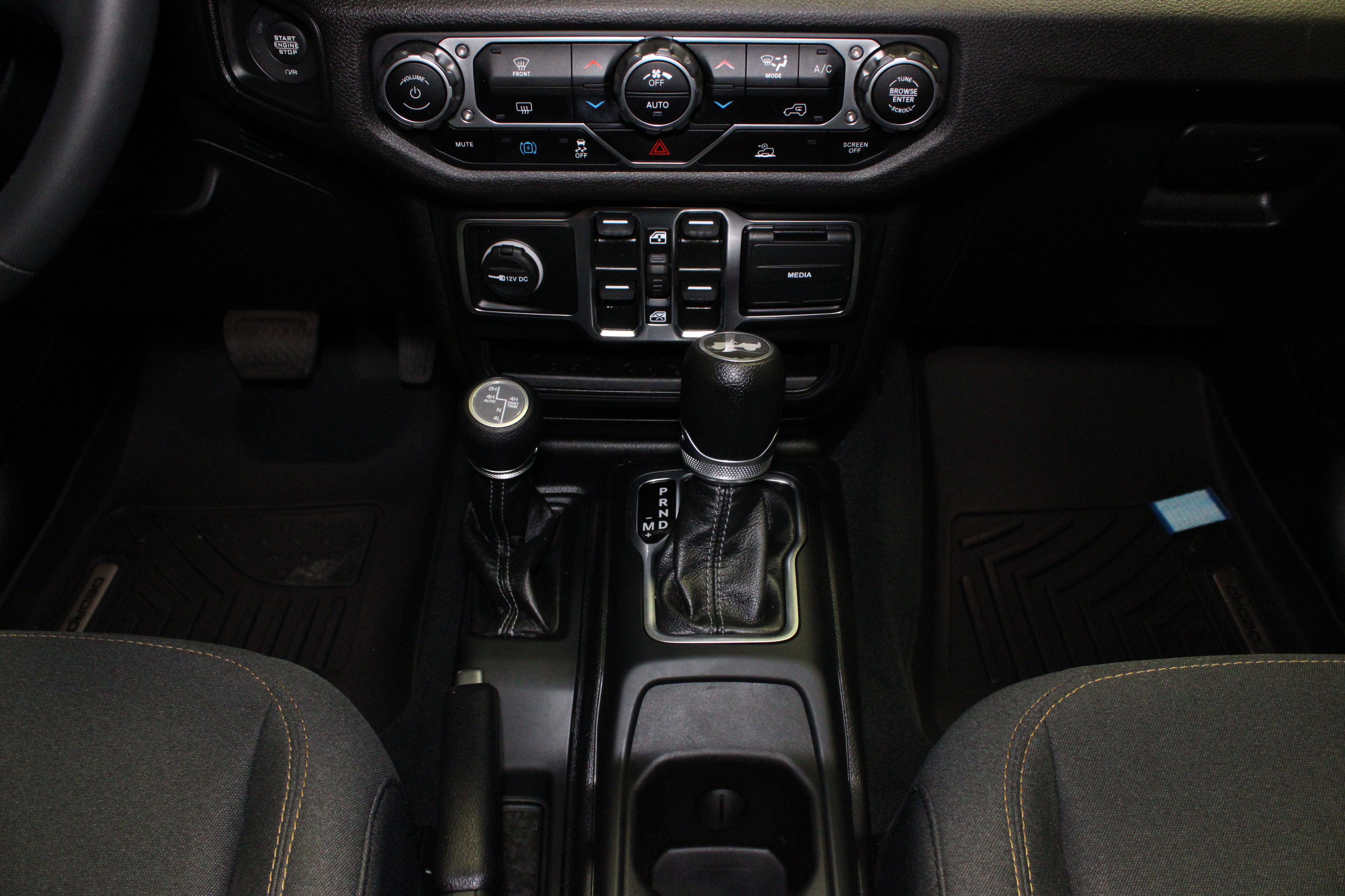 Used 2024 Jeep Wrangler Unlimited AWD/4WD image 19