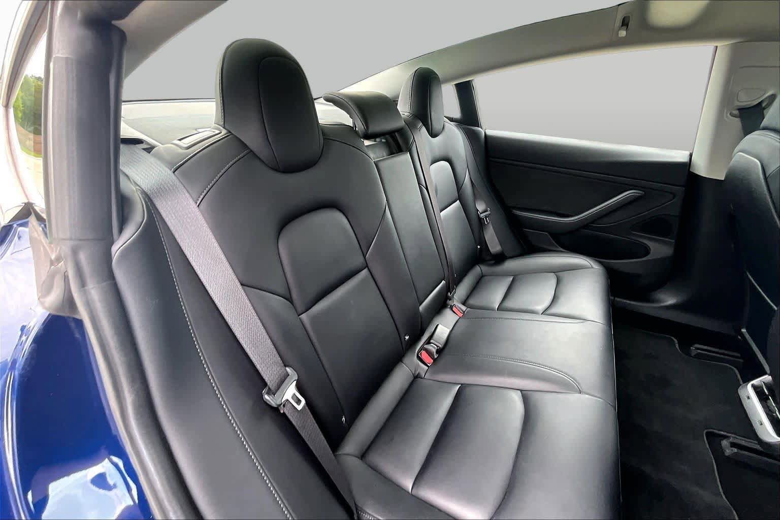 Used 2018 Tesla Model 3 Long Range RWD image 17