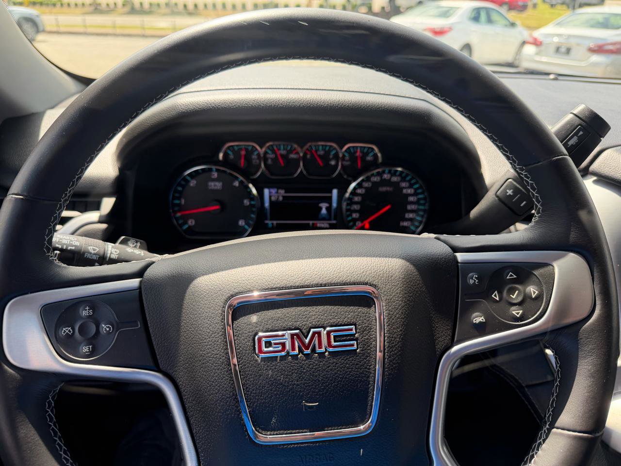 Used 2017 GMC Yukon SLE w/ SLE Value Package image 46