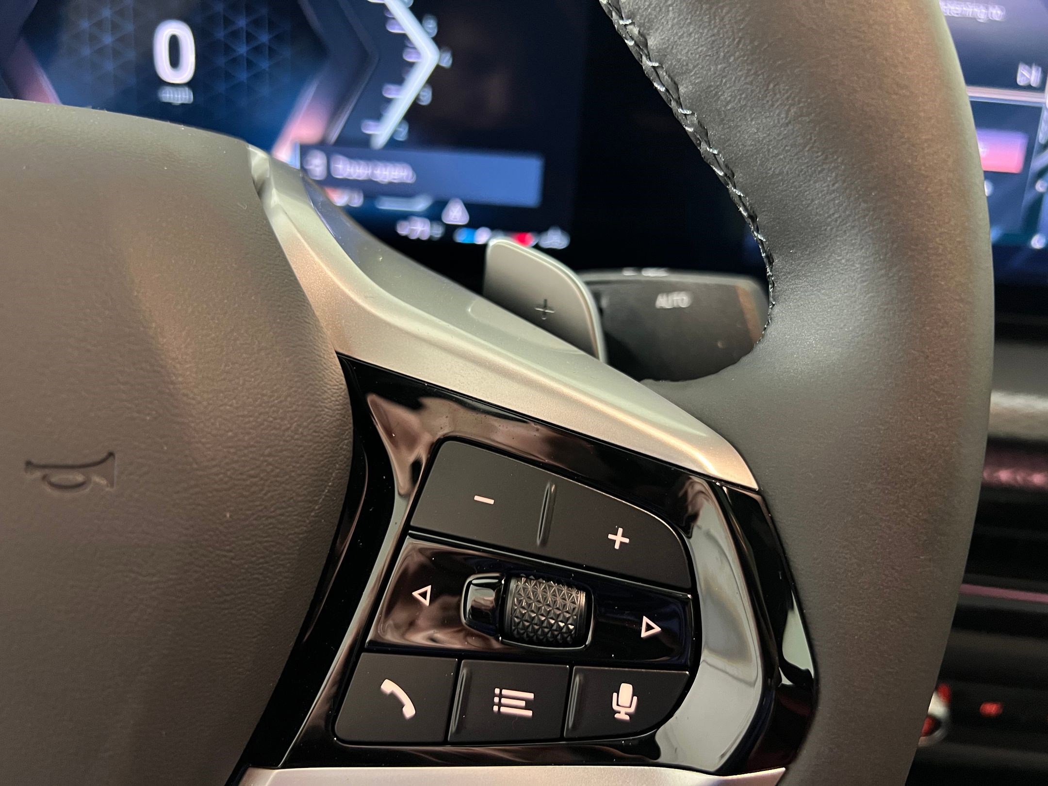 Used 2025 BMW 330i xDrive Sedan w/ Convenience Package AWD/4WD image 24