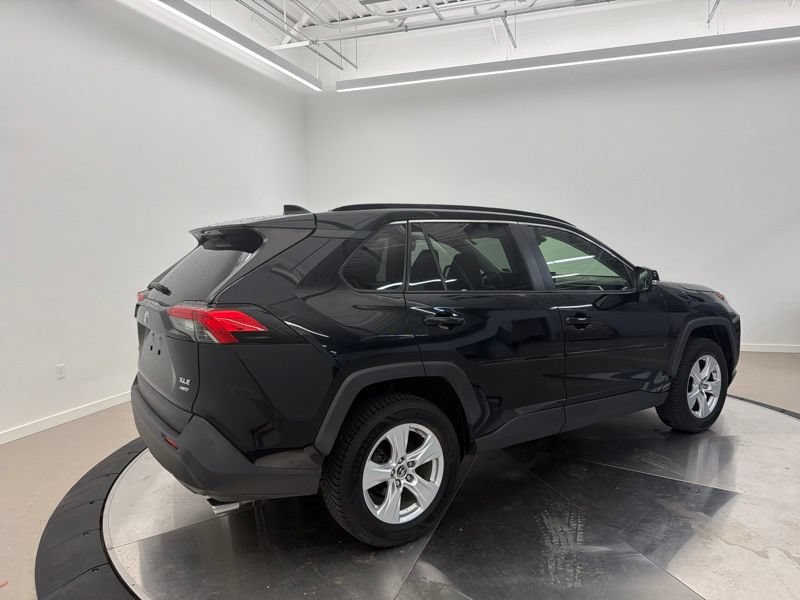 Used 2019 Toyota RAV4 XLE w/ Convenience Package AWD/4WD image 3