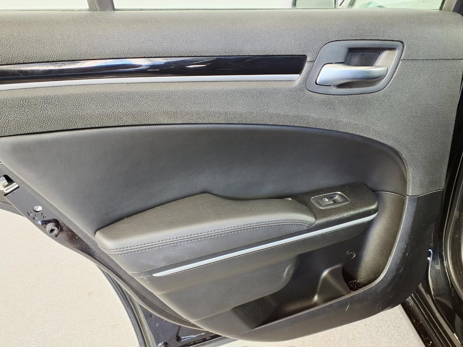 Used 2023 Chrysler 300 Touring RWD image 24