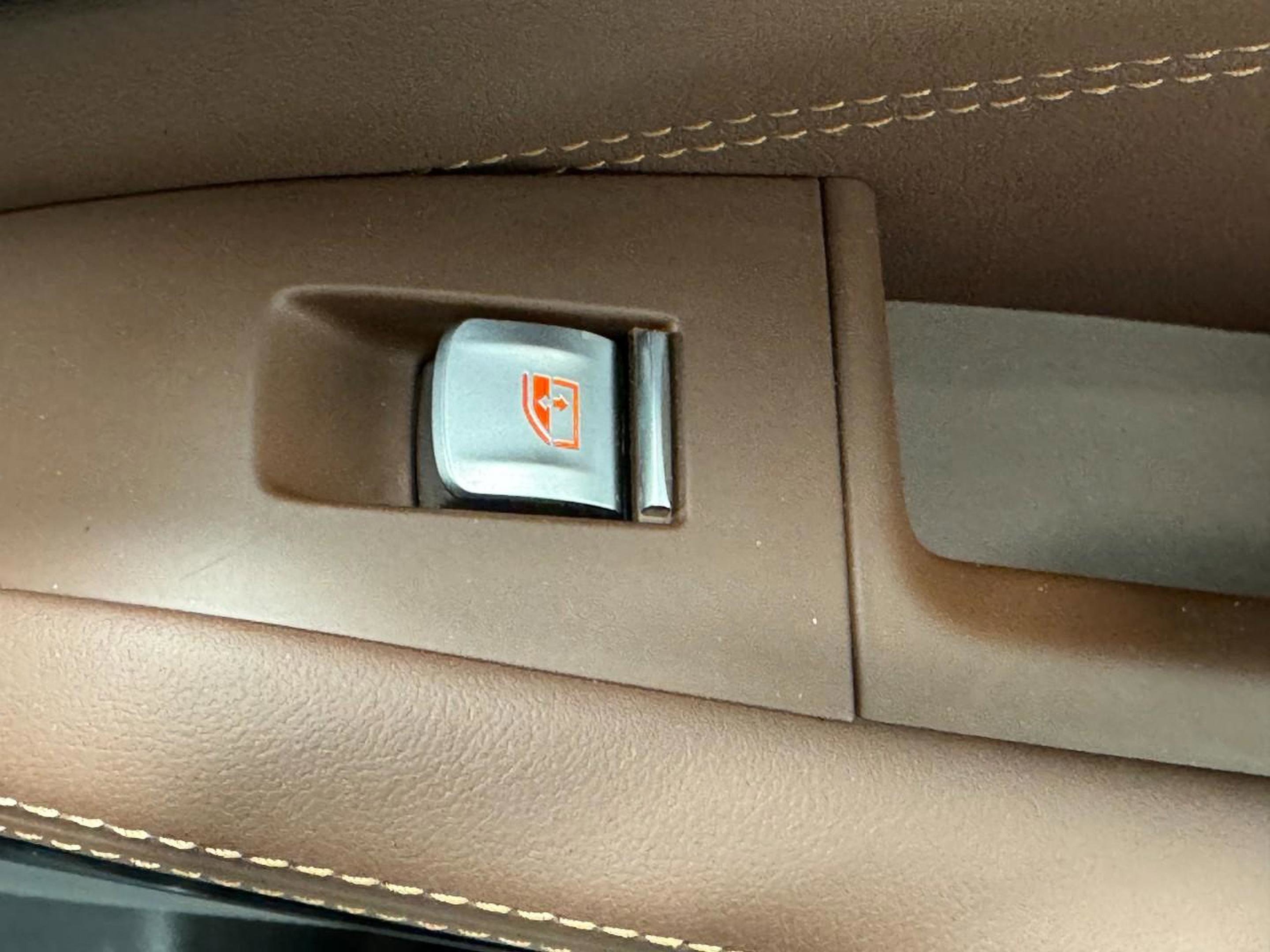 Used 2025 BMW X7 xDrive40i image 25