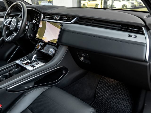 Used 2022 Jaguar F-PACE SVR AWD/4WD image 39