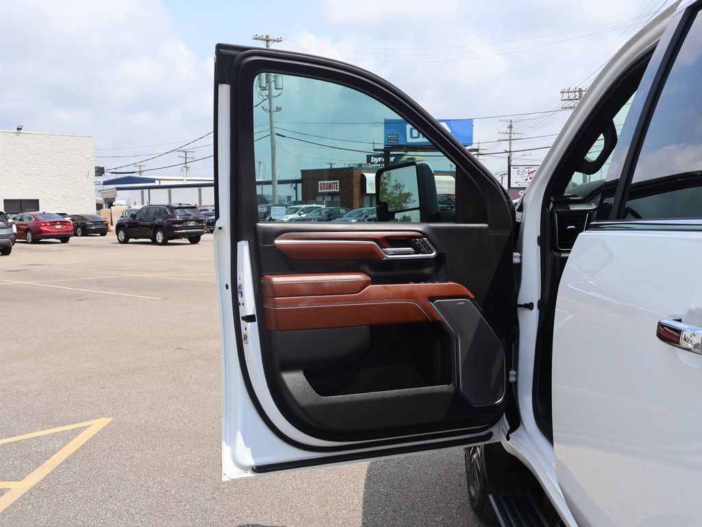 Used 2024 GMC Sierra 2500 Denali Ultimate w/ LPO, GMC Protection Package AWD/4WD image 23