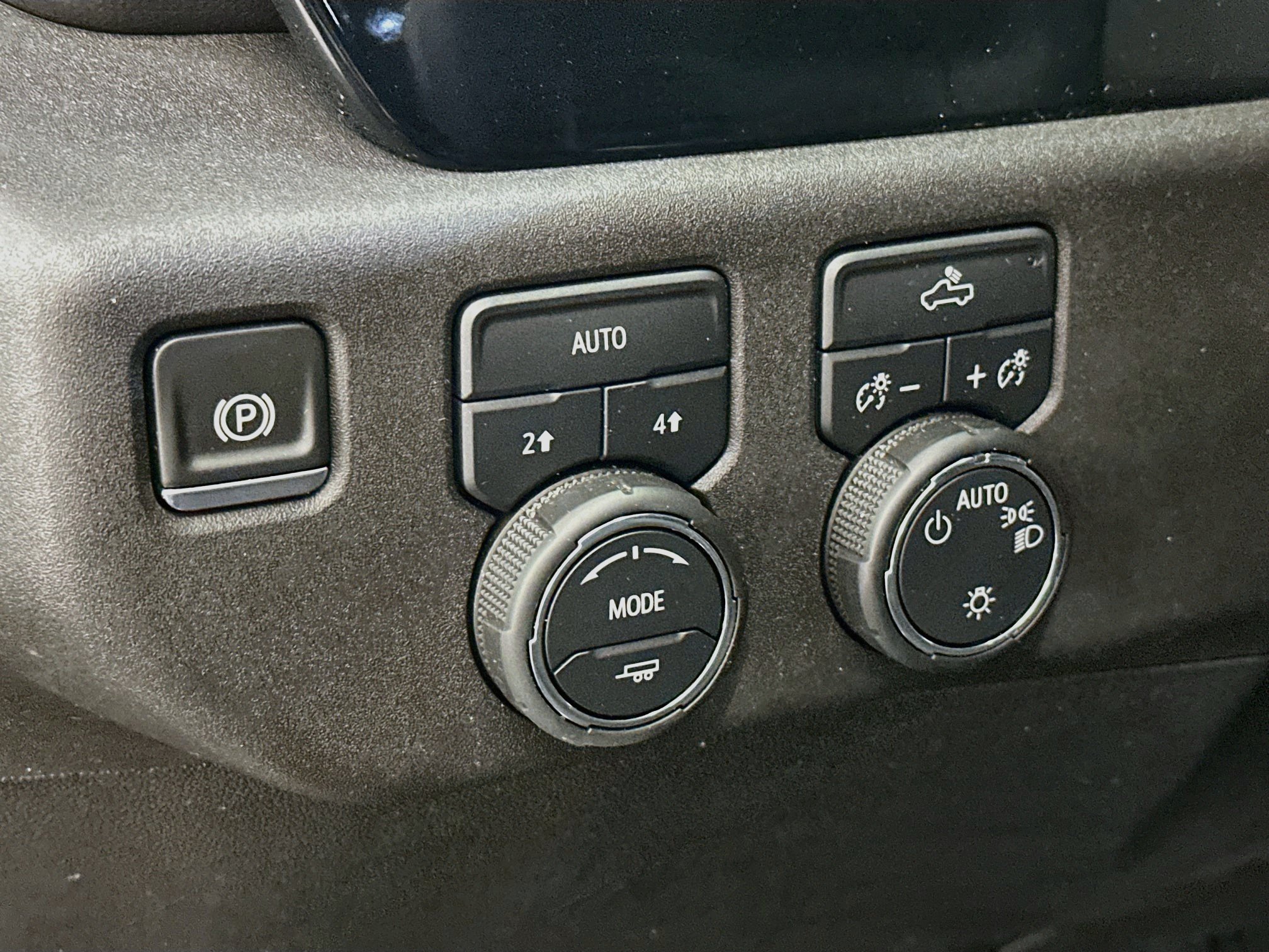 Used 2024 Chevrolet Silverado 1500 LT AWD/4WD image 17