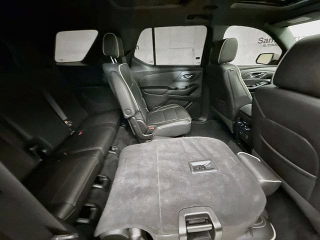 Used 2023 Chevrolet Traverse Premier AWD/4WD image 31