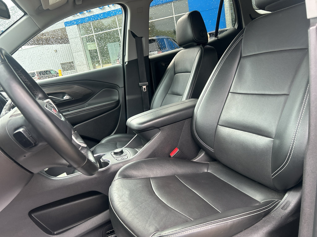 Used 2024 GMC Terrain SLT FWD image 4