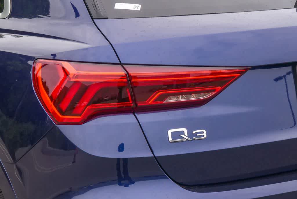 Used 2022 Audi Q3 2.0T Premium w/ Convenience Package AWD/4WD image 10