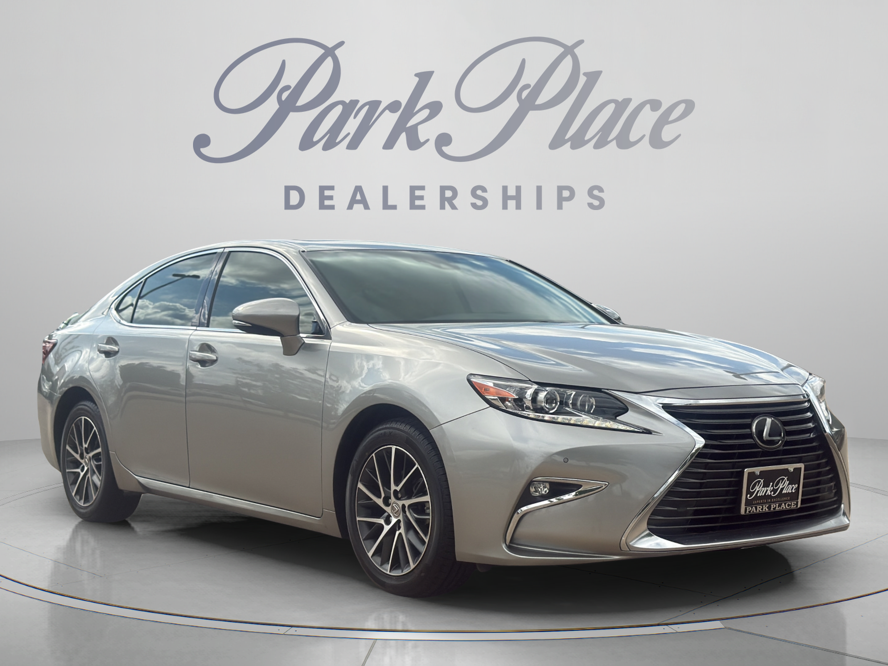 Used 2016 Lexus ES 350 w/ Luxury Package w/Wood Trim FWD image 7