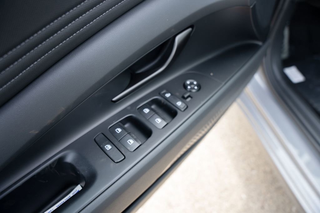 New 2025 Hyundai Elantra Sport image 16