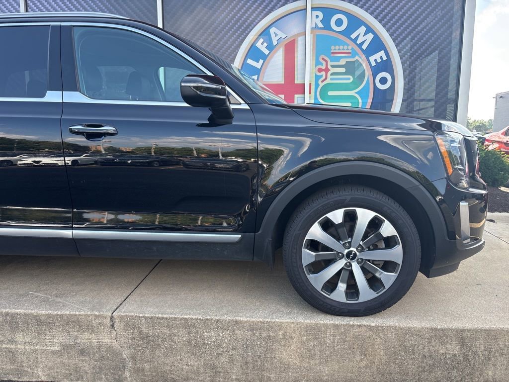 Used 2022 Kia Telluride S image 3