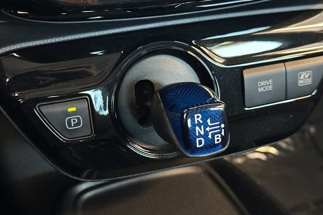 Used 2020 Toyota Prius LE FWD image 23