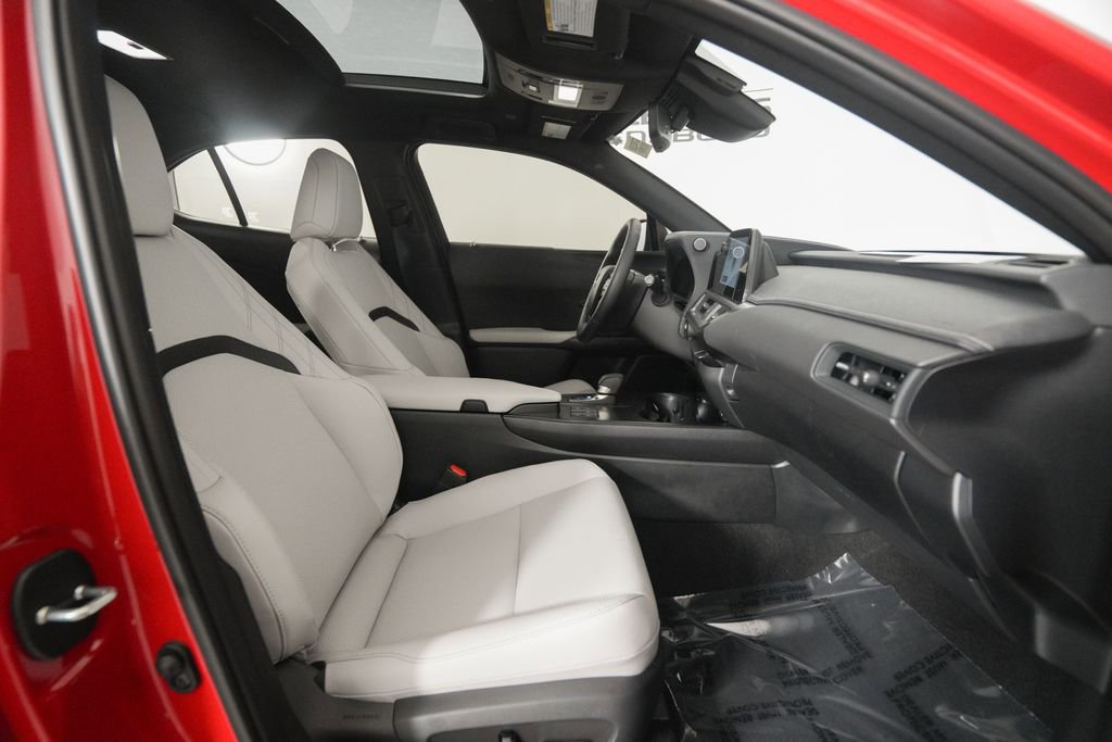Certified 2025 Lexus UX 300h FWD w/ Accessory Package (Z1) image 19