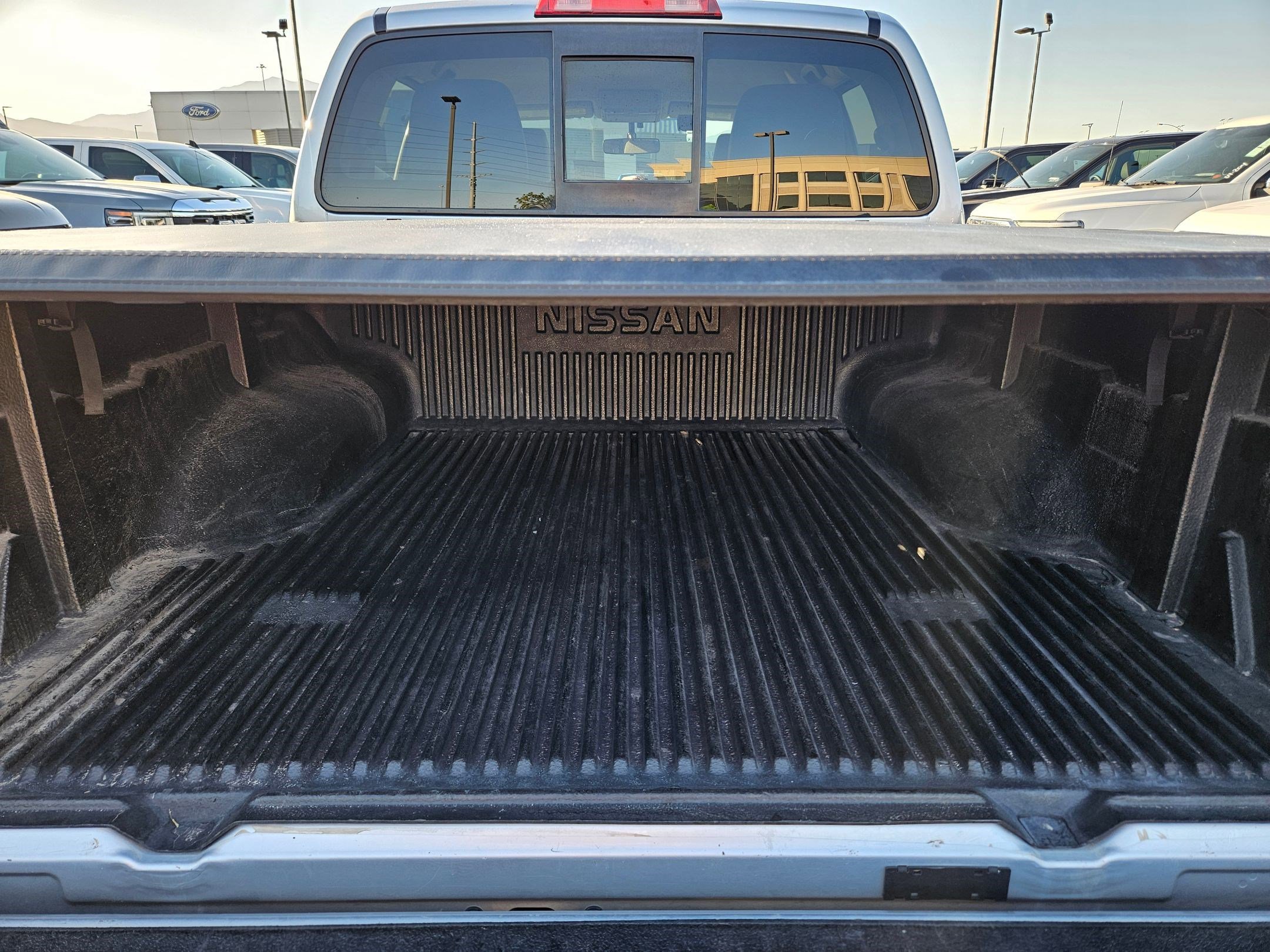 Used 2015 Nissan Frontier SV AWD/4WD image 30