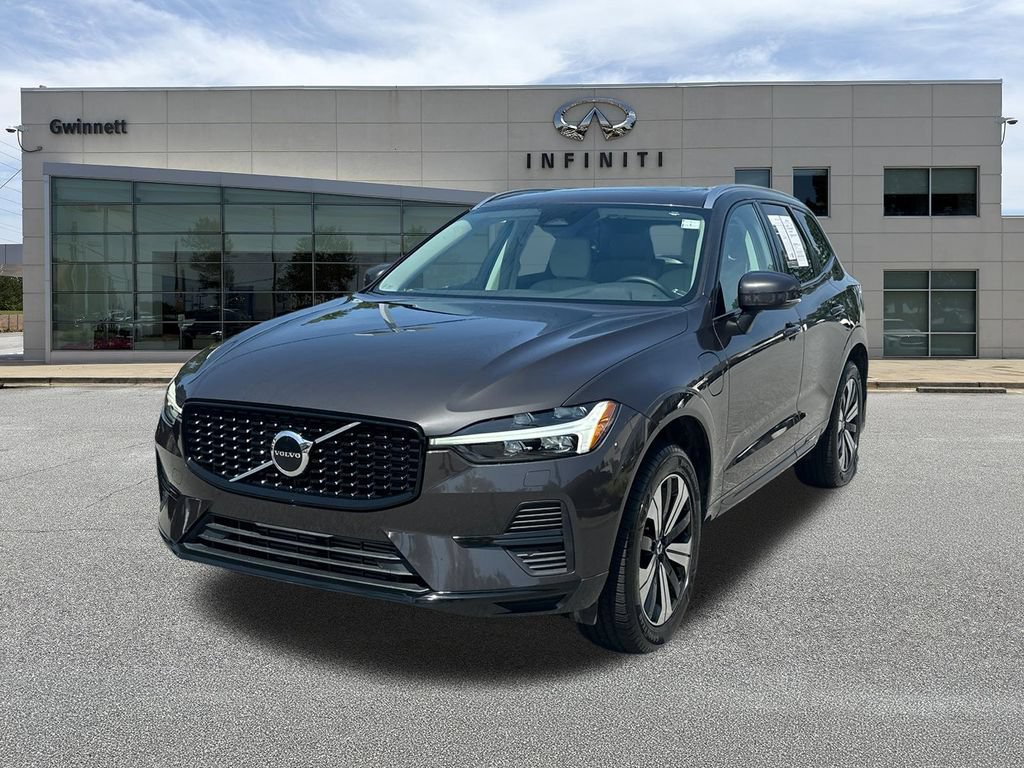 Used 2023 Volvo XC60 T8 Core AWD/4WD video 1