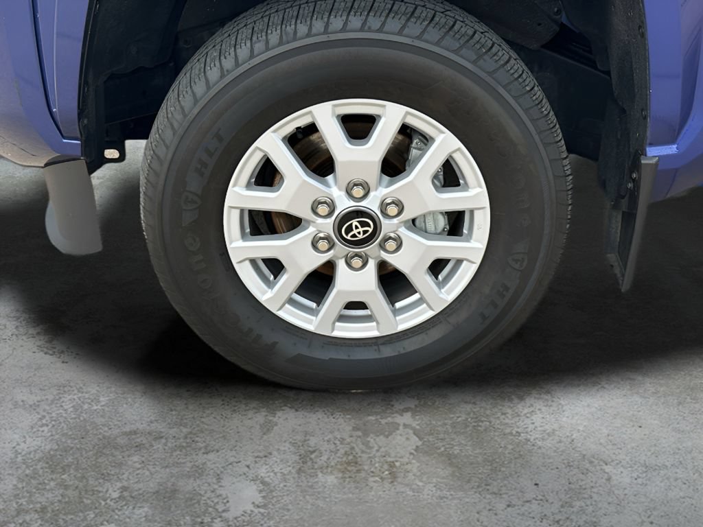 Used 2024 Toyota Tacoma SR5 AWD/4WD image 7