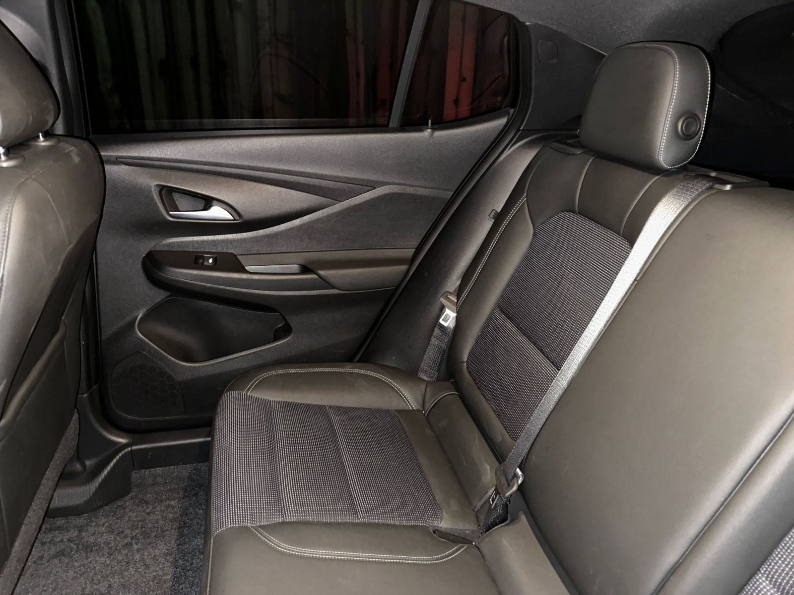 Used 2025 Buick Envista Preferred image 37