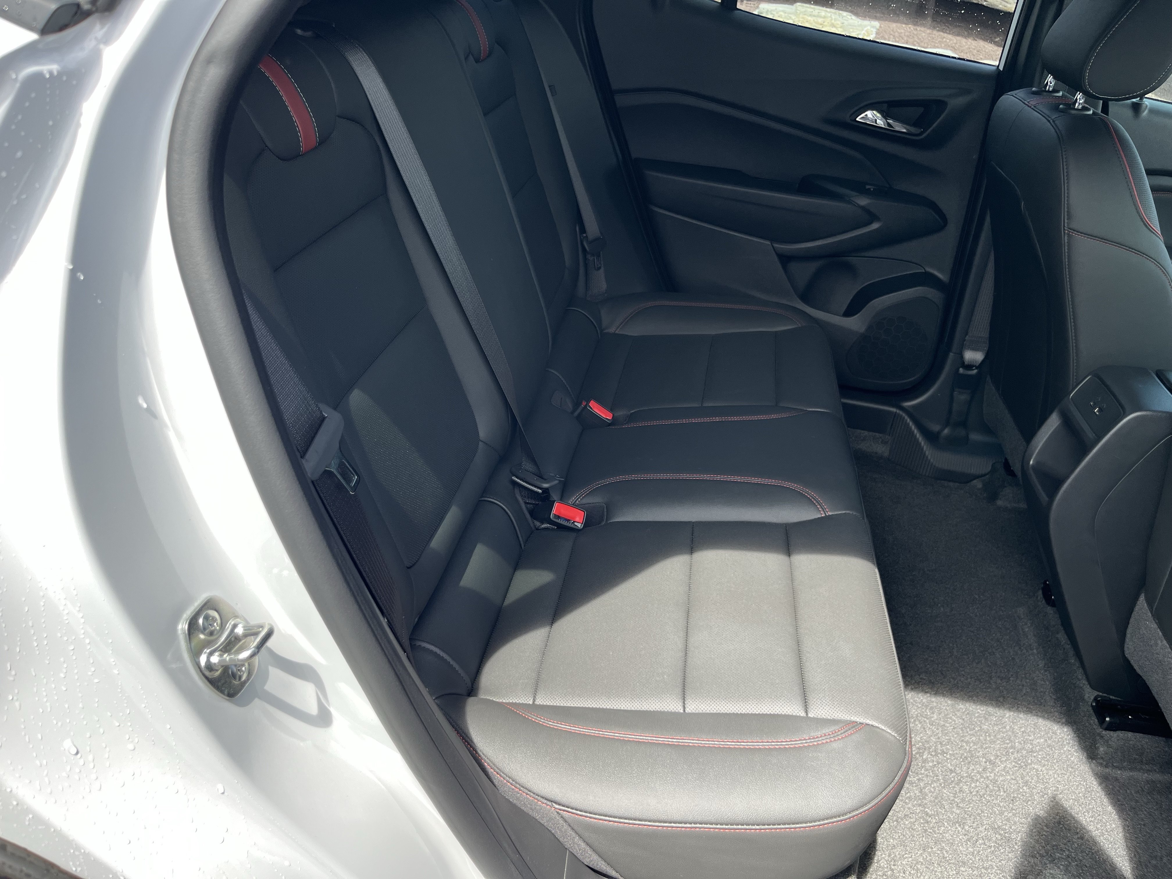 Used 2026 Chevrolet Trax RS w/ Sunroof Package FWD image 4
