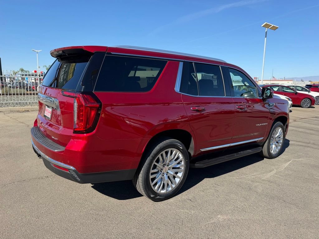 Used 2024 GMC Yukon SLT w/ SLT Luxury Package RWD image 6