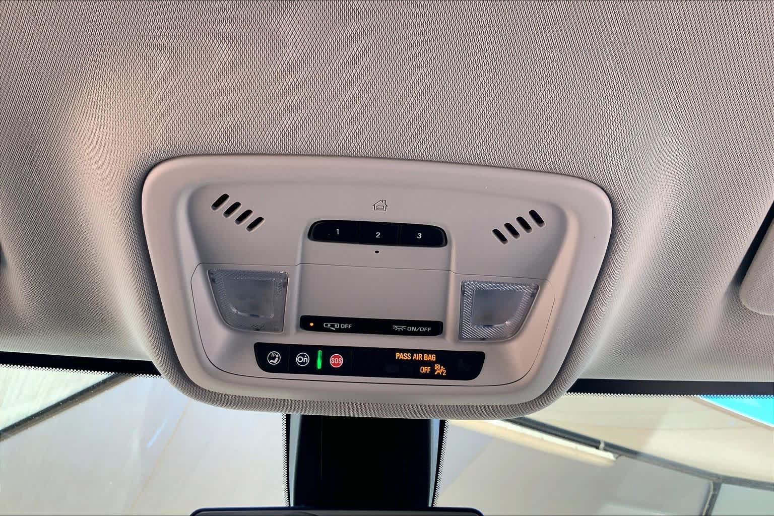 Used 2020 Chevrolet Traverse RS FWD image 32