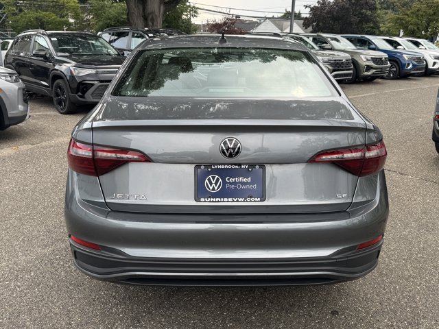 Used 2023 Volkswagen Jetta SE w/ Panoramic Sunroof Package FWD image 5