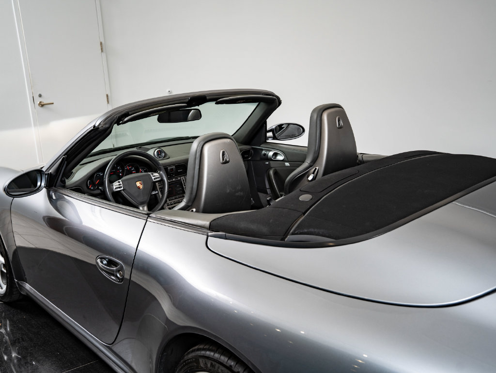 Used 2006 Porsche 911 Carrera RWD image 23