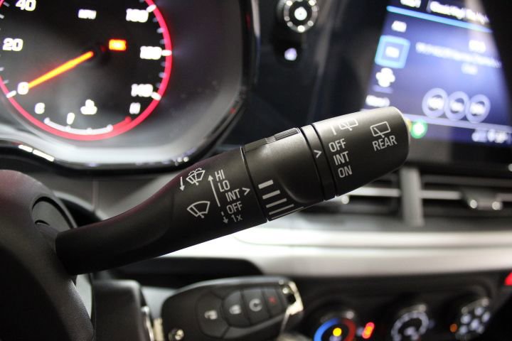 New 2026 Chevrolet Trax RS w/ Sunroof Package image 35