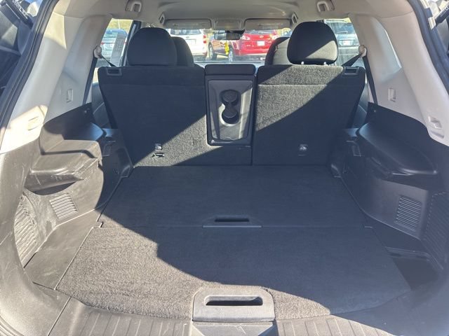 Used 2019 Nissan Rogue S AWD/4WD image 10