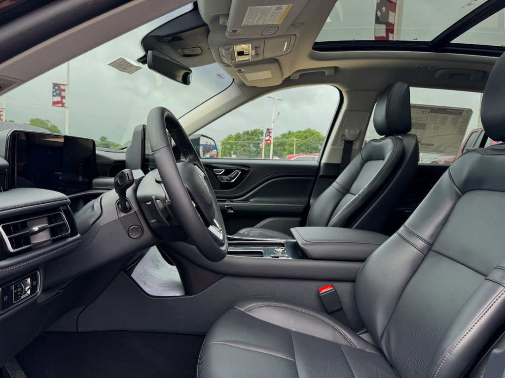 New 2025 Lincoln Aviator AWD w/ Jet Appearance Package image 34
