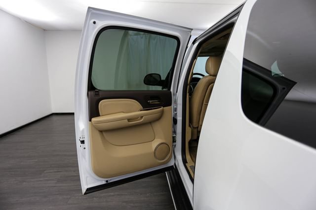 Used 2011 GMC Yukon XL Denali AWD/4WD image 22