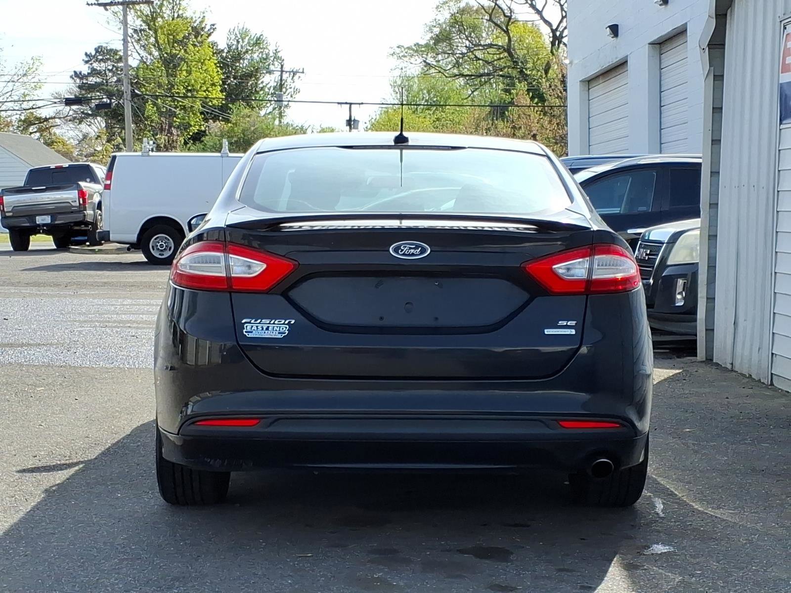 Used 2013 Ford Fusion SE image 4