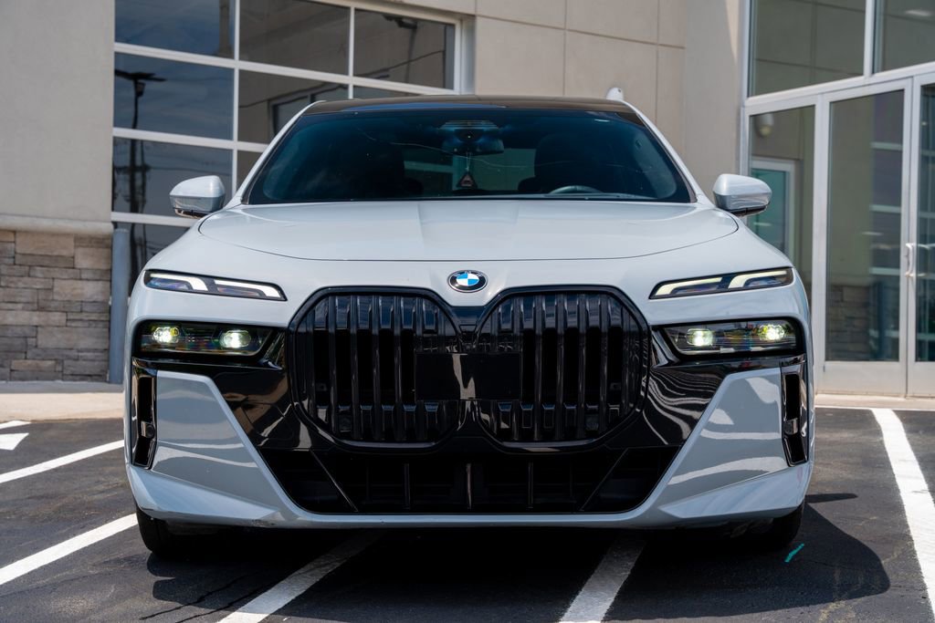 Used 2023 BMW 740i RWD image 4