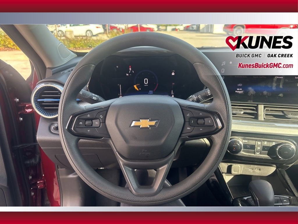 Used 2025 Chevrolet Trax LT image 18