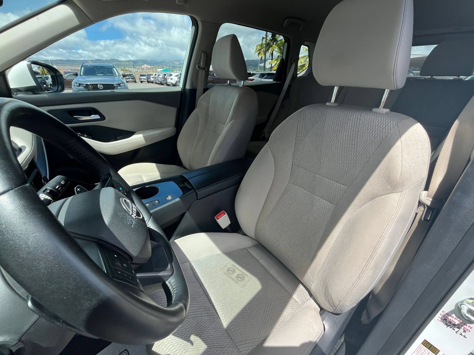 Used 2025 Nissan Rogue SV FWD image 37