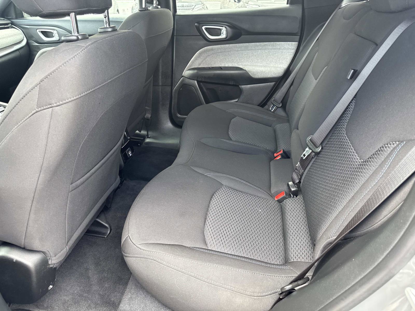 Used 2023 Jeep Compass Sport AWD/4WD image 11